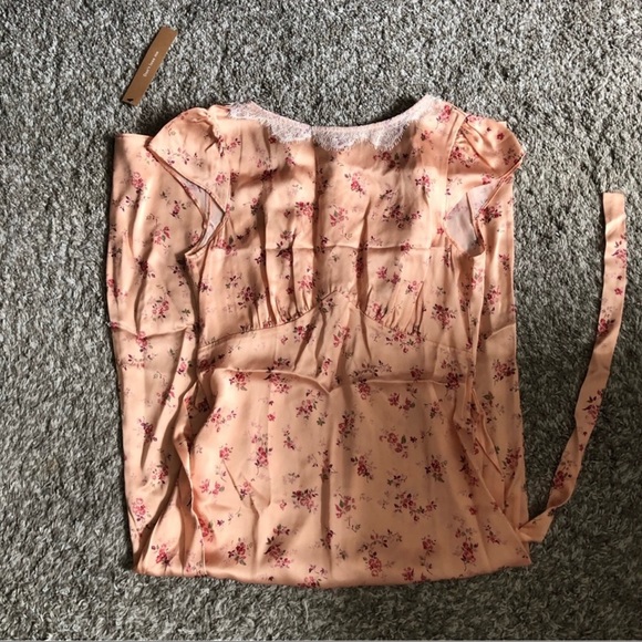 Reformation Lucas Silk Dress - Size 6. - Picture 5 of 7